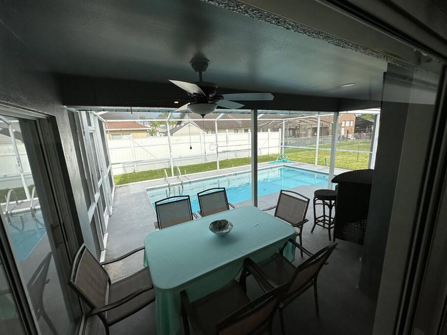 Manatee Oasis Weeki Wachee Family Fun Pool Home Spring Hill Exterior photo